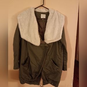 Woman's coat. Size M